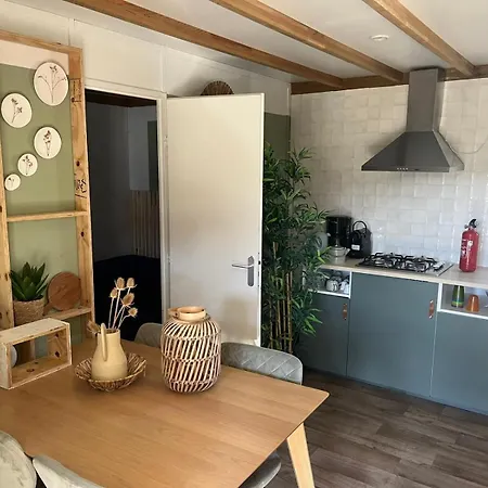 مكان تخييم Rcn Les Collines De كاستيلان