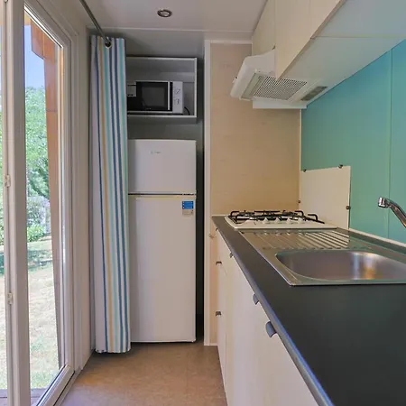 Rcn Les Collines De אתר קמפינג 4*